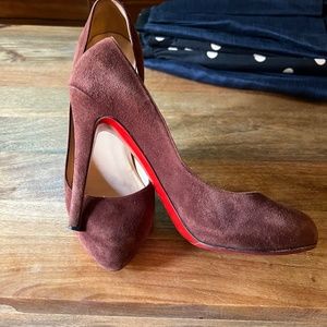 Christian Louboutin Round Toe Heels (Excellent Condition)